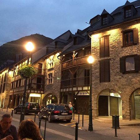 Gites Au Chant Des Marmites Saint-Lary-Soulan Exterior foto